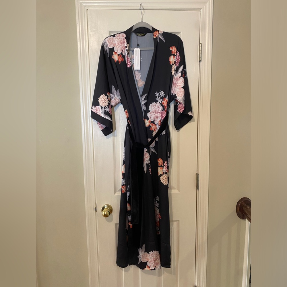 BABEYOND Kimono Robe Cover NWT - Picture 3 of 9